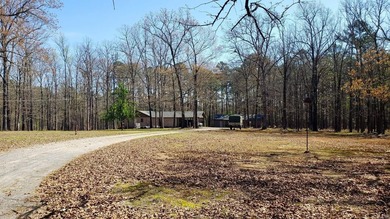Hunters Paradise!! Beautiful 3 bedroom, 2 full bath home sitting - photo 42