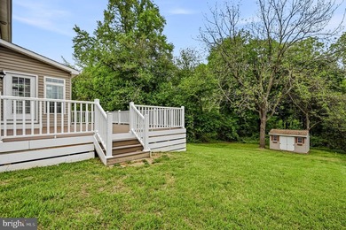 One Owner, 4 Bedroom, 2..5 Bath, 2 story home with over 2200 sq - photo 20