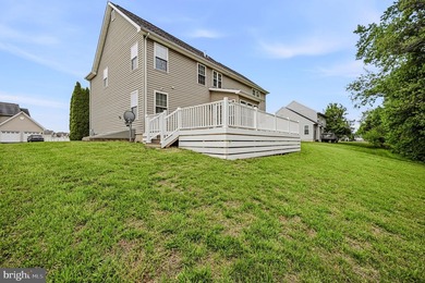One Owner, 4 Bedroom, 2..5 Bath, 2 story home with over 2200 sq - photo 21