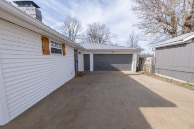 NEW PRICE!! Remodeled, waterfront, end dock & garage - photo 2