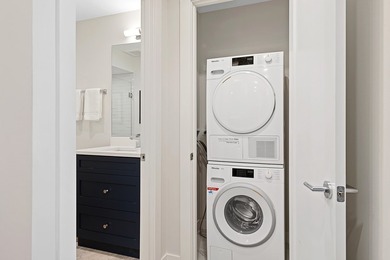 Experience luxury living in the iconic Pierre, one of East - photo 11