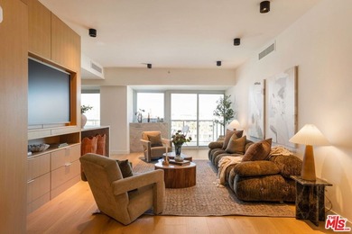 Beautifully remodeled 2-bedroom, 2.5-bath condominium at the - photo 2