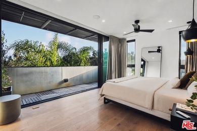An architectural contemporary statement in one of Venice's most - photo 15