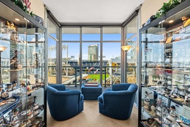 The Ultimate *FAN CAVE* with Breathtaking 11th-Floor Views Over - photo 15