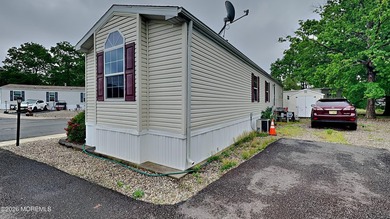 Beautiful 2-bedroom, 2-full-bath Skyline model home located in - photo 19