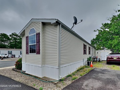 Beautiful 2-bedroom, 2-full-bath Skyline model home located in - photo 20