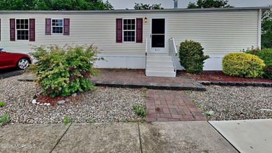 Beautiful 2-bedroom, 2-full-bath Skyline model home located in - photo 21