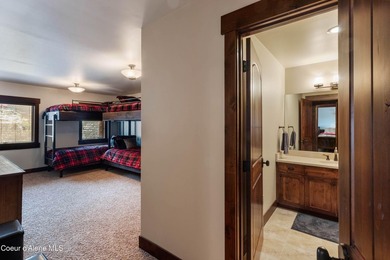 Luxury Ridgeview Lodge Condo at Schweitzer Mountain Resort - photo 22
