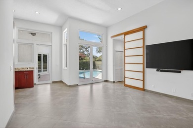 Best unobstructed view! Totally updated kitchen & bathrooms in - photo 30