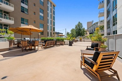 The Ultimate *FAN CAVE* with Breathtaking 11th-Floor Views Over - photo 36