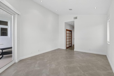 Best unobstructed view! Totally updated kitchen & bathrooms in - photo 37