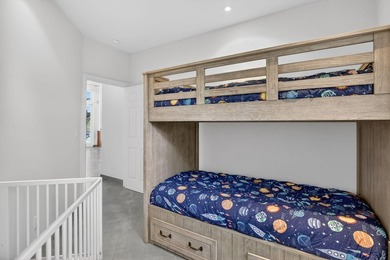 Best unobstructed view! Totally updated kitchen & bathrooms in - photo 38