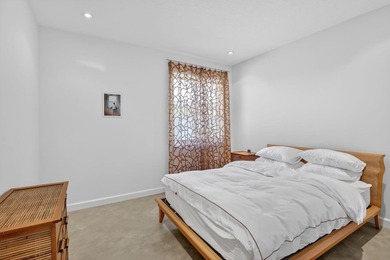 Best unobstructed view! Totally updated kitchen & bathrooms in - photo 39