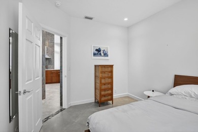 Best unobstructed view! Totally updated kitchen & bathrooms in - photo 41