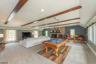 AN EXTRAORDINARY PRIVATE ESTATE RETREAT ON OVER 3 BEAUTIFULLY - photo 11
