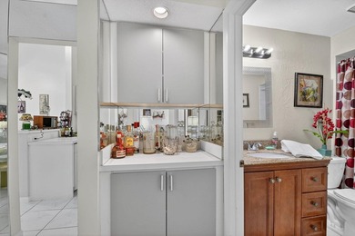 Come see this quaint, two bedroom, two bathroom villa located in - photo 14