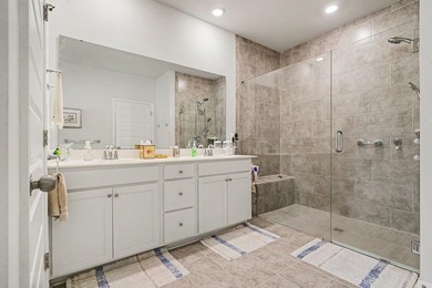 Welcome to this beautifully appointed 3-bedroom, 2-bath home - photo 17