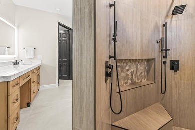 Welcome to a beautifully updated Wellington residence that - photo 21