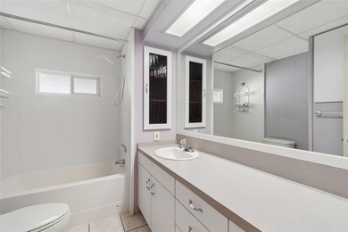 Under contract-accepting backup offers. Welcome to easy Florida - photo 31