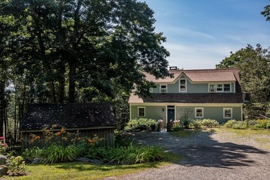 Charming contemporary cape on 2.7 south-facing acres in private - photo 4
