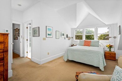 Charming contemporary cape on 2.7 south-facing acres in private - photo 10