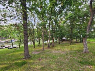 WATERFRONT LOT ON QUIET COVE! - photo 2