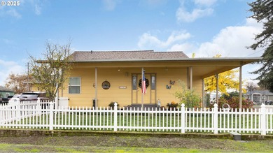 Lake Home For Sale in Roseburg, Oregon