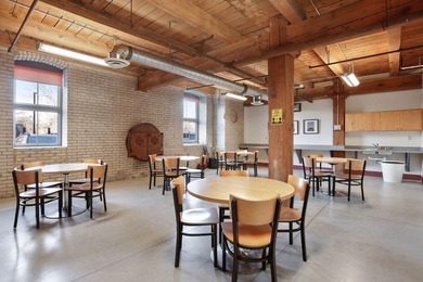 Welcome to your new home at the historic 1913 Calumet Building! - photo 20