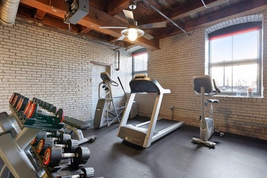 Welcome to your new home at the historic 1913 Calumet Building! - photo 22