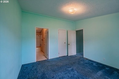 BRAND NEW ROOF, HEAT PUMP & CARPET! This 3-bed, 2-bath MFH on a - photo 22