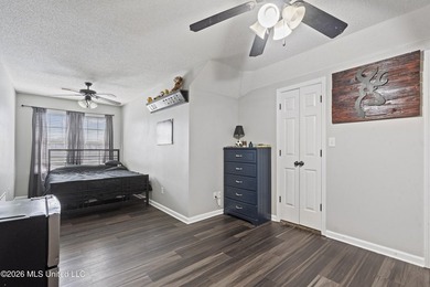 Welcome to 1211 Cross Creek E Drive in Hernando, where comfort - photo 24