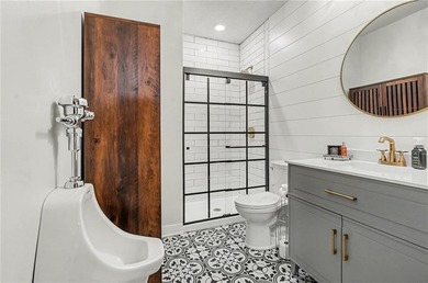 Welcome to a home where luxury defines the way you live. Now - photo 26