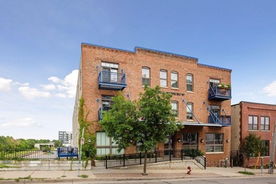 Welcome to your new home at the historic 1913 Calumet Building! - photo 28