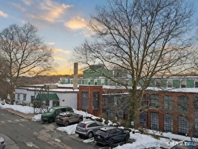 (private lake, pond, coastal) Apartment For Sale in Norwich Connecticut