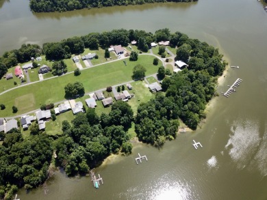 NEW PRICE!! Remodeled, waterfront, end dock & garage - photo 27