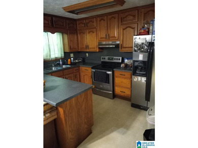 Enjoy affordable waterfront living on beautiful Lay Lake! - photo 7