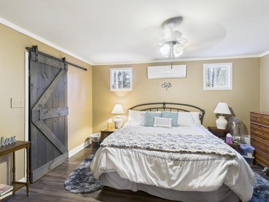 Discover this charming cabin, perfect for year-round living or a - photo 7