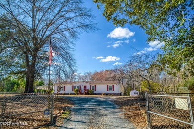Welcome to 876 McClammy Rd. - a well maintained home nestled on - photo 3