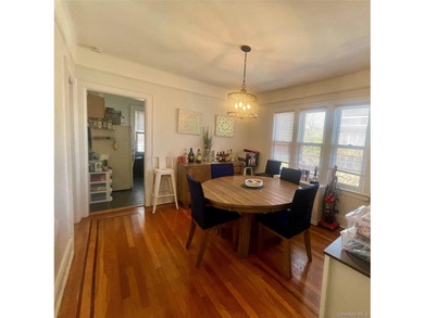 Woodlawn legal brick Triplex! Well maintained home with 3 bright - photo 13