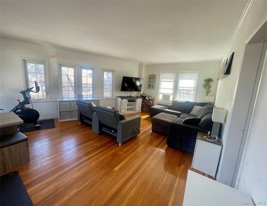Woodlawn legal brick Triplex! Well maintained home with 3 bright - photo 16