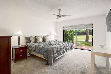 Updated 2-bedroom + den, 2-bathroom first-floor unit with golf - photo 19
