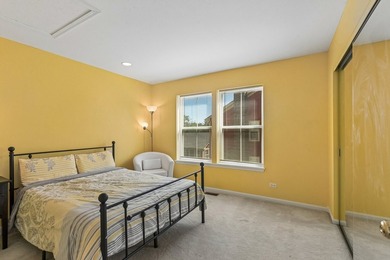 Welcome to this beautifully maintained 4-bedroom, 2.5-bath home - photo 20