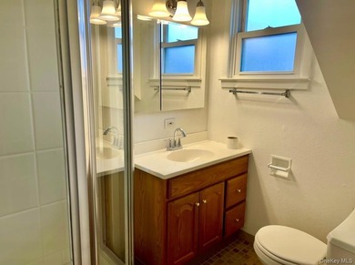 Woodlawn legal brick Triplex! Well maintained home with 3 bright - photo 28