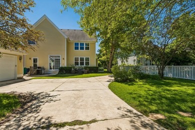 Welcome to this beautifully maintained 4-bedroom, 2.5-bath home - photo 28