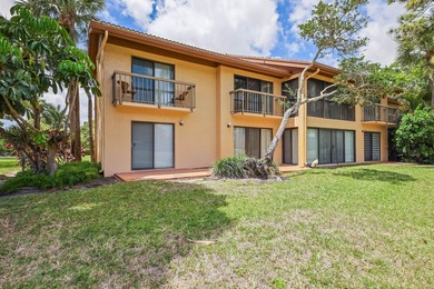 Updated 2-bedroom + den, 2-bathroom first-floor unit with golf - photo 34