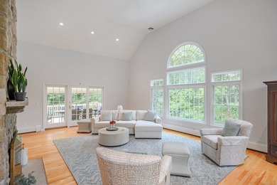 Ideally situated on a quiet cul-de-sac of similar fine homes - photo 5
