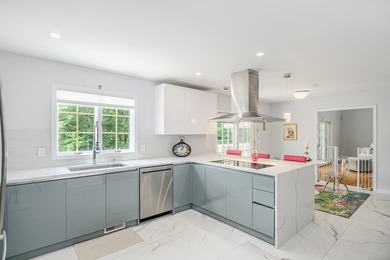 Ideally situated on a quiet cul-de-sac of similar fine homes - photo 8