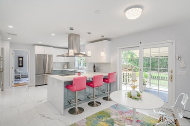 Ideally situated on a quiet cul-de-sac of similar fine homes - photo 9