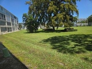Beautifully updated first-floor 1-bedroom, 1.5-bath condo - photo 20