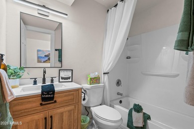 Sophisticated and beautifully updated, this 3-bedroom residence - photo 22